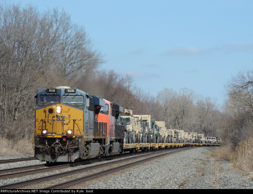 CSX 958 on S807